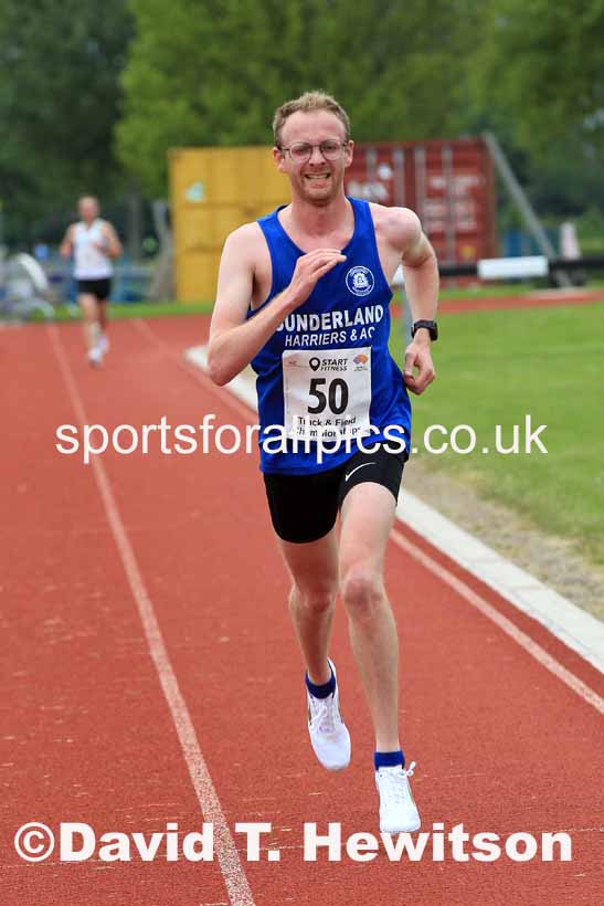 North Eastern 10000 metres, Whitley Bay. Photo: David T. Hewitson/Sports for All Pics